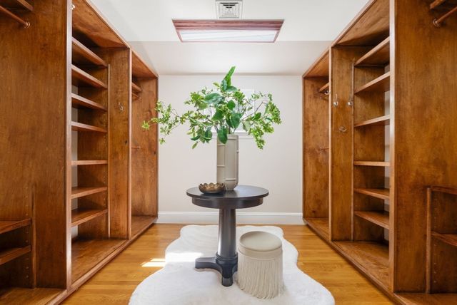 1 Kenilworth Circle, Wellesley, MA 02482