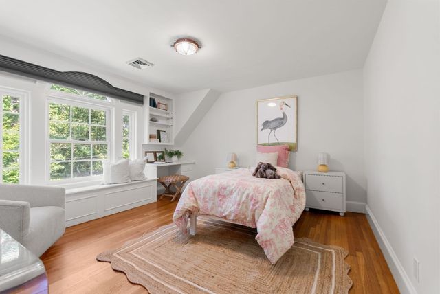 1 Kenilworth Circle, Wellesley, MA 02482