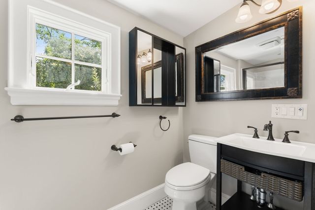 1 Kenilworth Circle, Wellesley, MA 02482