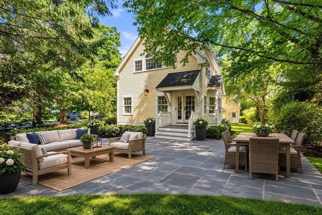 1 Kenilworth Circle, Wellesley, MA 02482