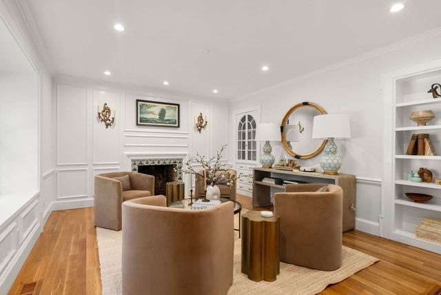 1 Kenilworth Circle, Wellesley, MA 02482