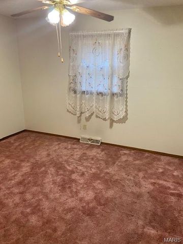 1001 S One Mile Road, Dexter, MO 63841