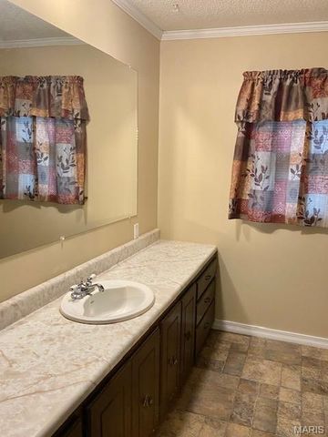 1001 S One Mile Road, Dexter, MO 63841