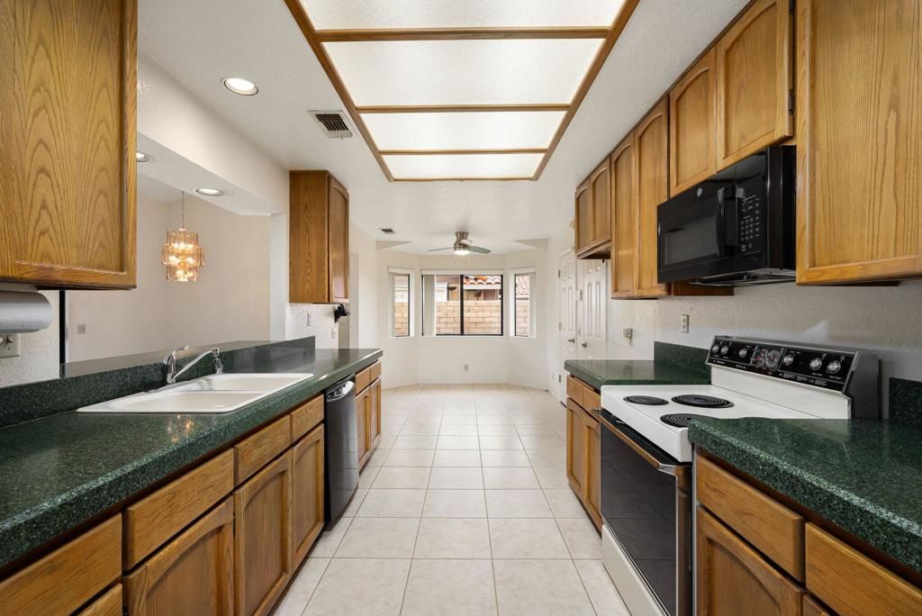 Image 16 of property listing at 79580 Port Royal Avenue, Bermuda Dunes, CA 92203