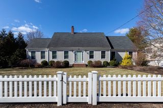 593 Washington St A, Pembroke, MA 02359