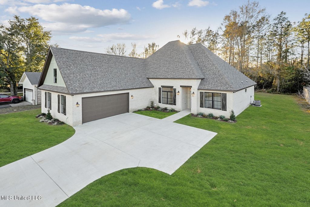 620 Old Savannah Drive, Long Beach, MS 39560