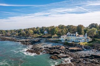 66 Ocean St, Nahant, MA 01908