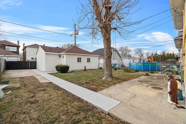 1634 S 58th Avenue, Cicero, IL 60804
