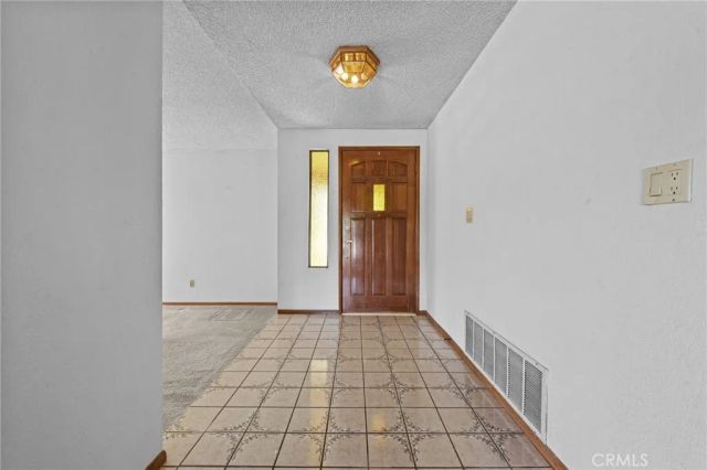 6304 Glen Aire Avenue, Riverside, CA 92506