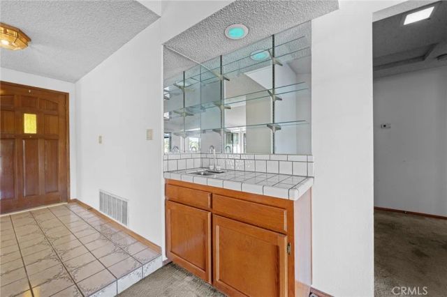6304 Glen Aire Avenue, Riverside, CA 92506