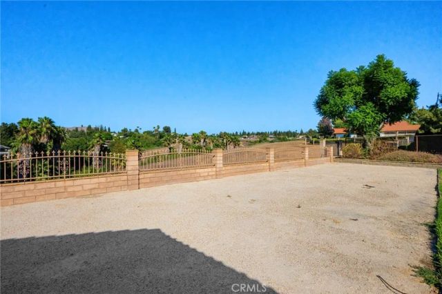 6304 Glen Aire Avenue, Riverside, CA 92506