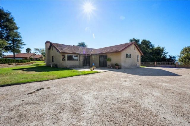 6304 Glen Aire Avenue, Riverside, CA 92506