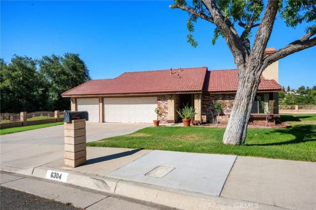 6304 Glen Aire Avenue, Riverside, CA 92506