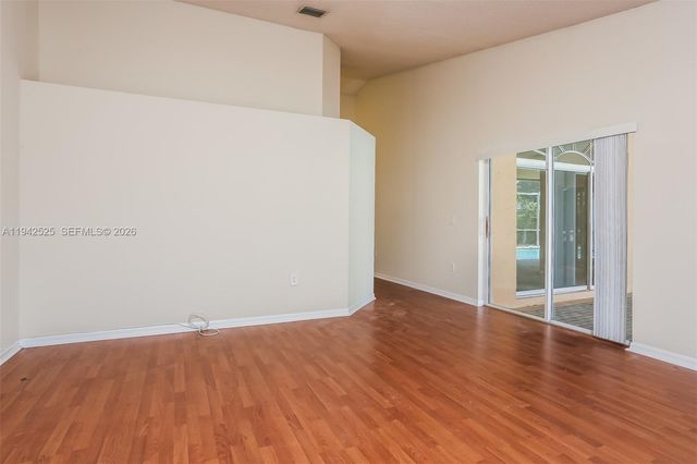 19340 NW 8th St, Pembroke Pines, FL 33029