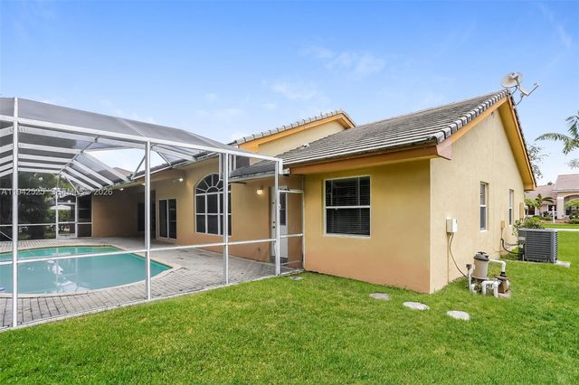 19340 NW 8th St, Pembroke Pines, FL 33029