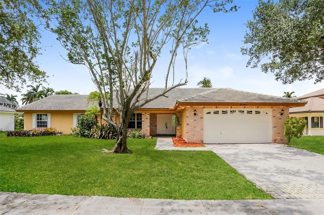 19340 NW 8th St, Pembroke Pines, FL 33029