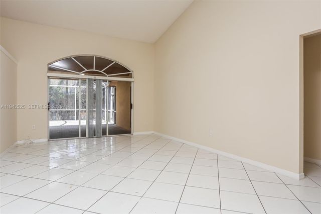 19340 NW 8th St, Pembroke Pines, FL 33029