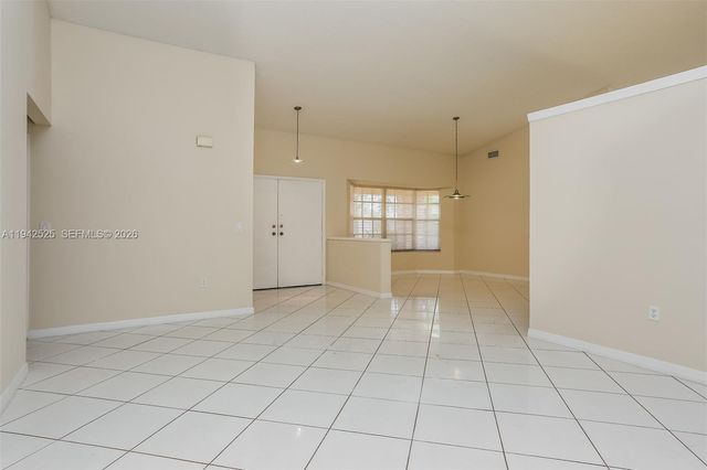 19340 NW 8th St, Pembroke Pines, FL 33029