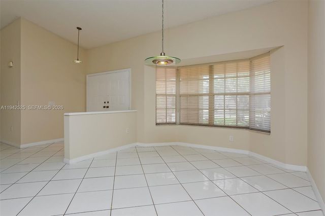 19340 NW 8th St, Pembroke Pines, FL 33029