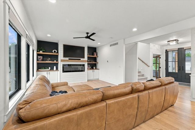 1111 NW Boulder Drive, Ankeny, IA 50023