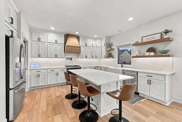 1111 NW Boulder Drive, Ankeny, IA 50023
