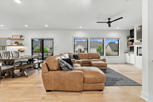 1111 NW Boulder Drive, Ankeny, IA 50023