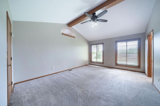 1607 N Woodridge Ct, Wichita, KS 67206