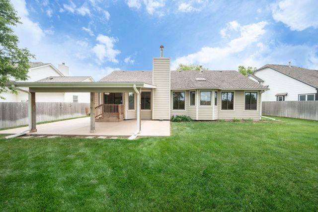 1607 N Woodridge Ct, Wichita, KS 67206