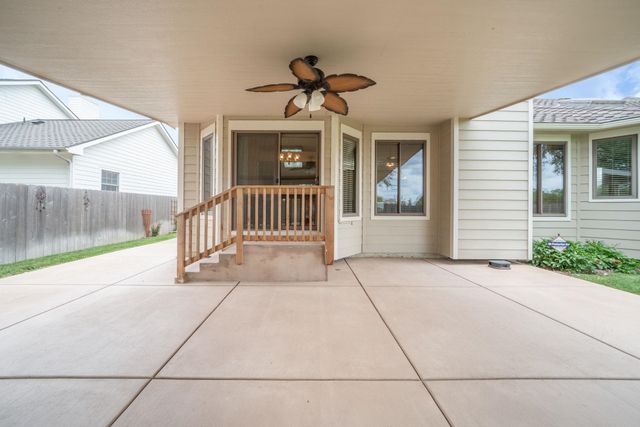 1607 N Woodridge Ct, Wichita, KS 67206