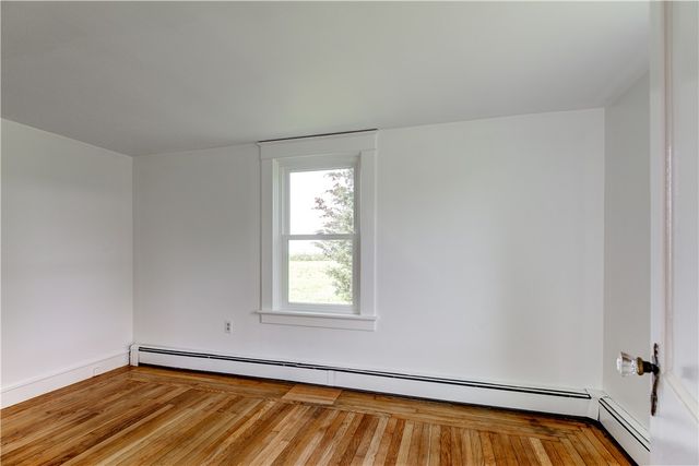 44 Paquins Lane, Portsmouth, RI 02871