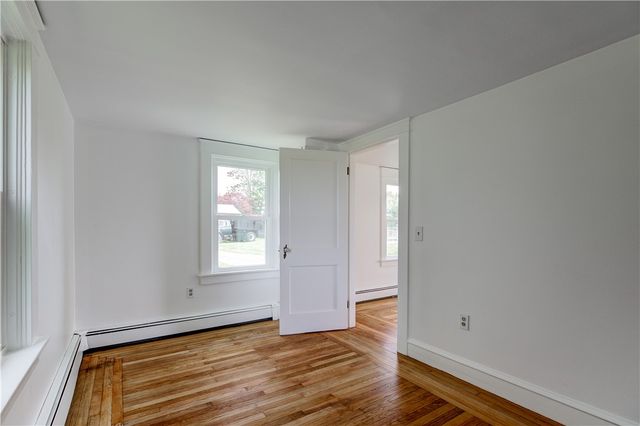 44 Paquins Lane, Portsmouth, RI 02871