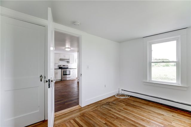 44 Paquins Lane, Portsmouth, RI 02871