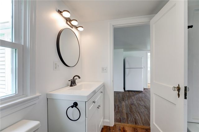 44 Paquins Lane, Portsmouth, RI 02871