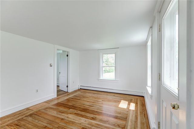 44 Paquins Lane, Portsmouth, RI 02871