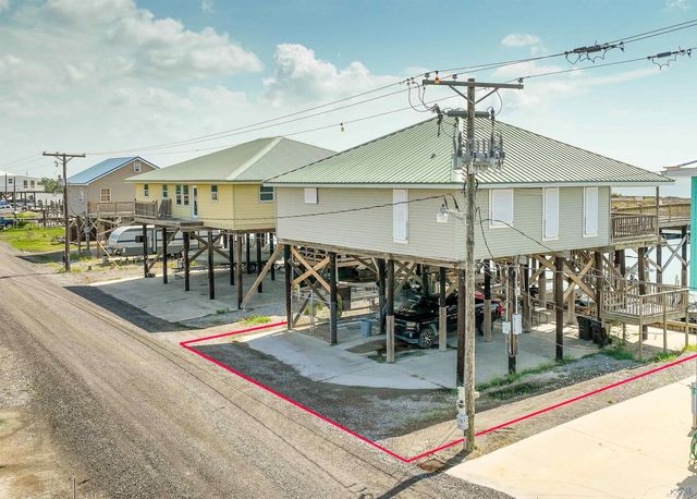 8213 Redfish St, Chauvin, LA 70344