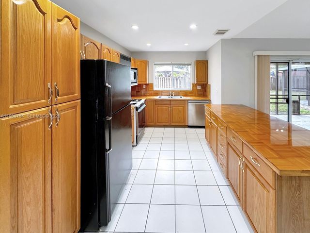 15041 SW 147th Pl, Miami, FL 33196