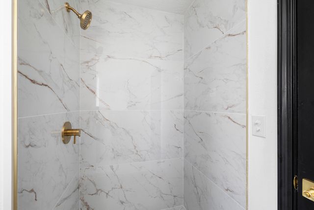 108 W Walnut Street, Nixa, MO 65714