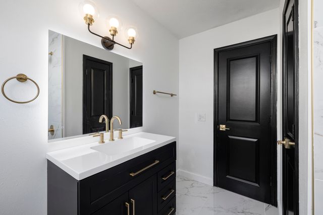 108 W Walnut Street, Nixa, MO 65714