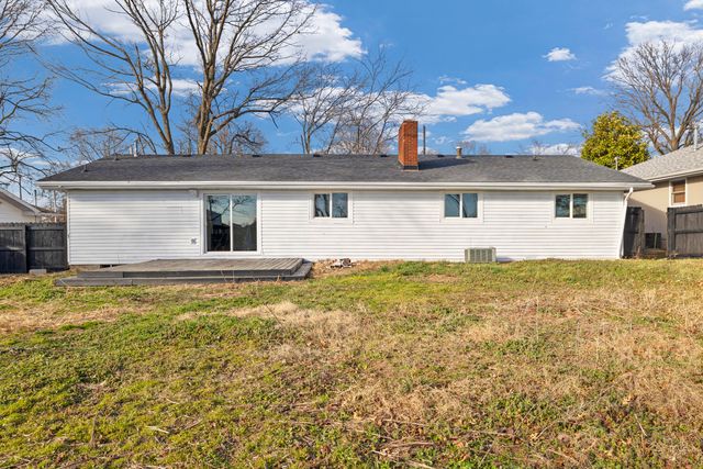 108 W Walnut Street, Nixa, MO 65714