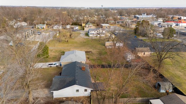 108 W Walnut Street, Nixa, MO 65714