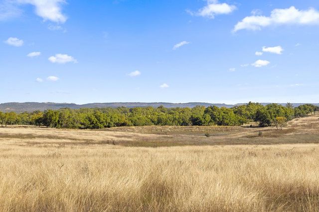 2482 Ranch Road 2721, Blanco, TX 78636