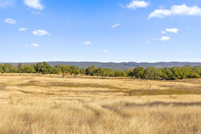 2482 Ranch Road 2721, Blanco, TX 78636