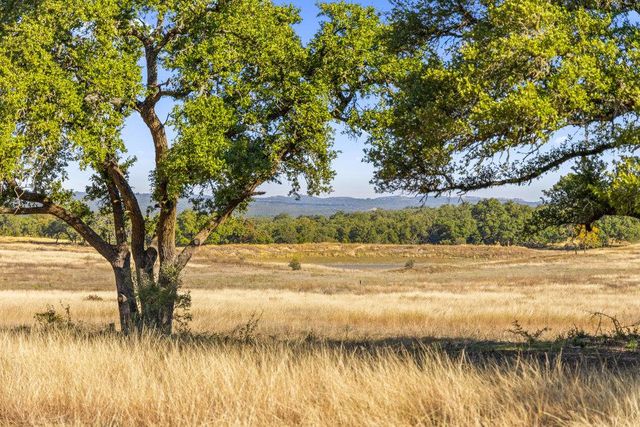 2482 Ranch Road 2721, Blanco, TX 78636