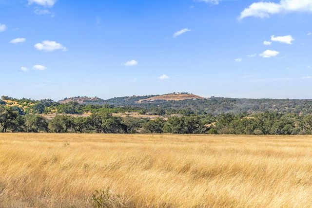 2482 Ranch Road 2721, Blanco, TX 78636