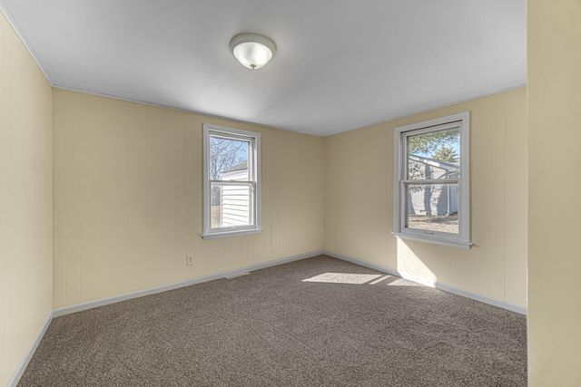 226 N 500 W, Valparaiso, IN 46385
