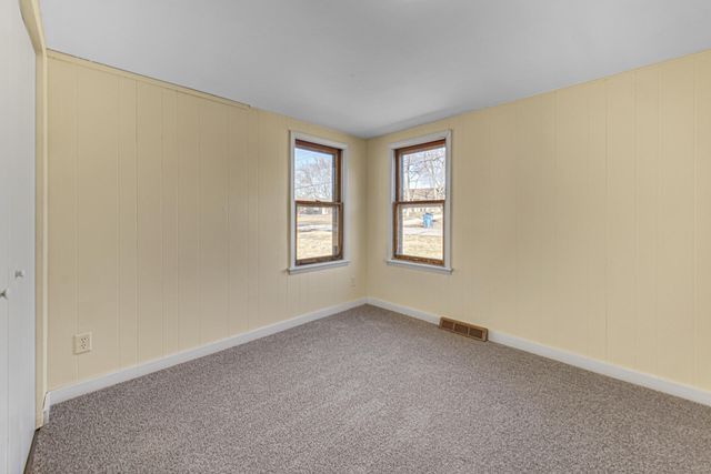 226 N 500 W, Valparaiso, IN 46385