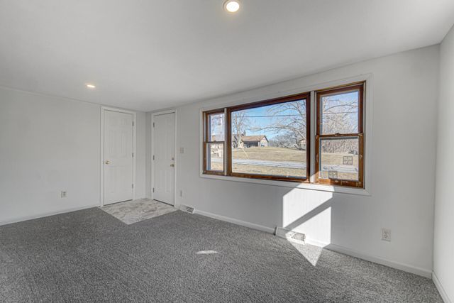 226 N 500 W, Valparaiso, IN 46385