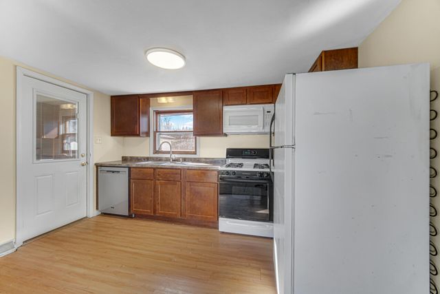 226 N 500 W, Valparaiso, IN 46385