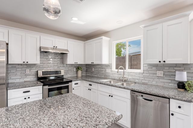 7238 W PALO VERDE Avenue, Peoria, AZ 85345