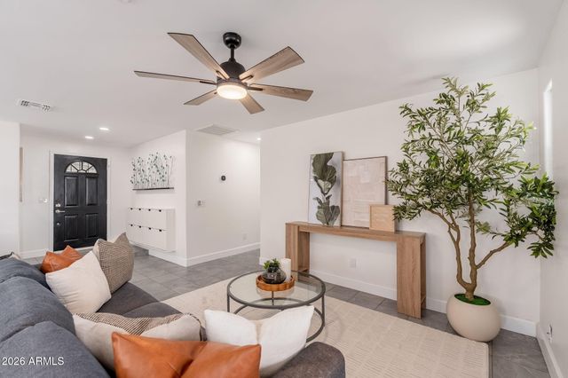 7238 W PALO VERDE Avenue, Peoria, AZ 85345